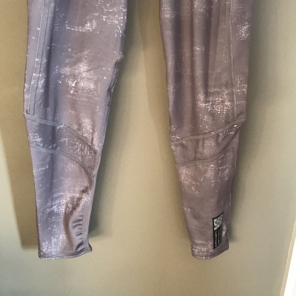 Brand New Adidas Mid Rise 7/8 Gray Reflective Running Workout Leggings - Picture 6 of 16